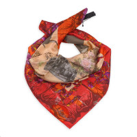 Яркий платок в красных тонах Christian Lacroix 56501