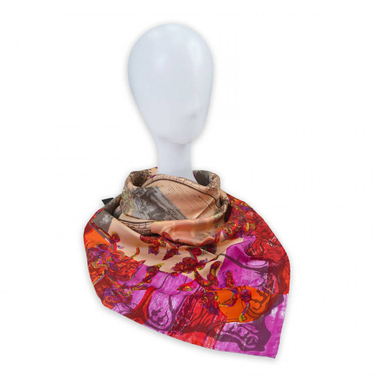 Яркий платок в красных тонах Christian Lacroix 56501