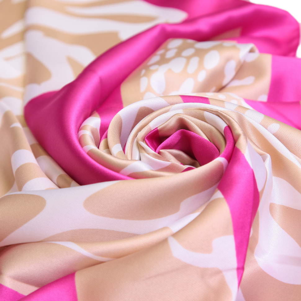 Песни розовый платочек. Розовый платок. Розовый шарф. Нежно розовый платок. Нежный розовый платок.