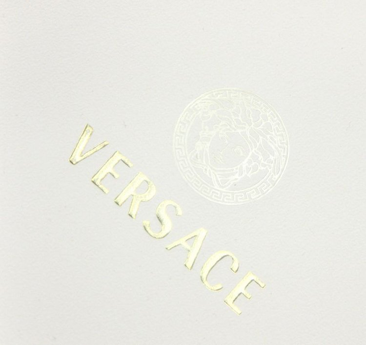 Упаковка платков, шарфов или палантинов Versace