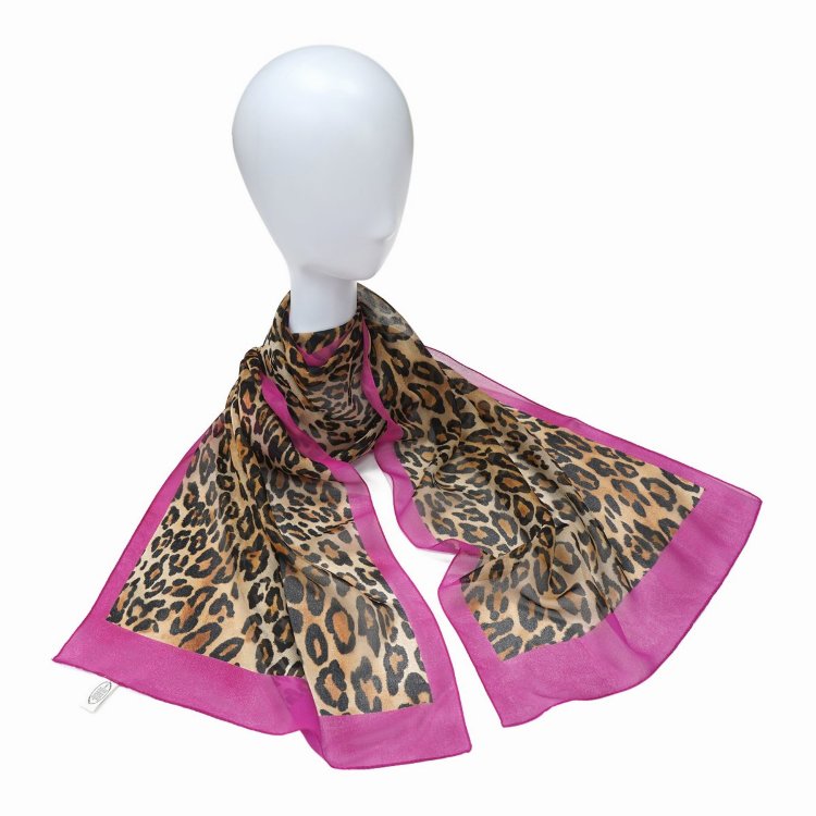 Испанский традиционный шарф. Леопардовый платок. Леопардовое кашне. Розовый леопардовый шарф. Окантовка платка.